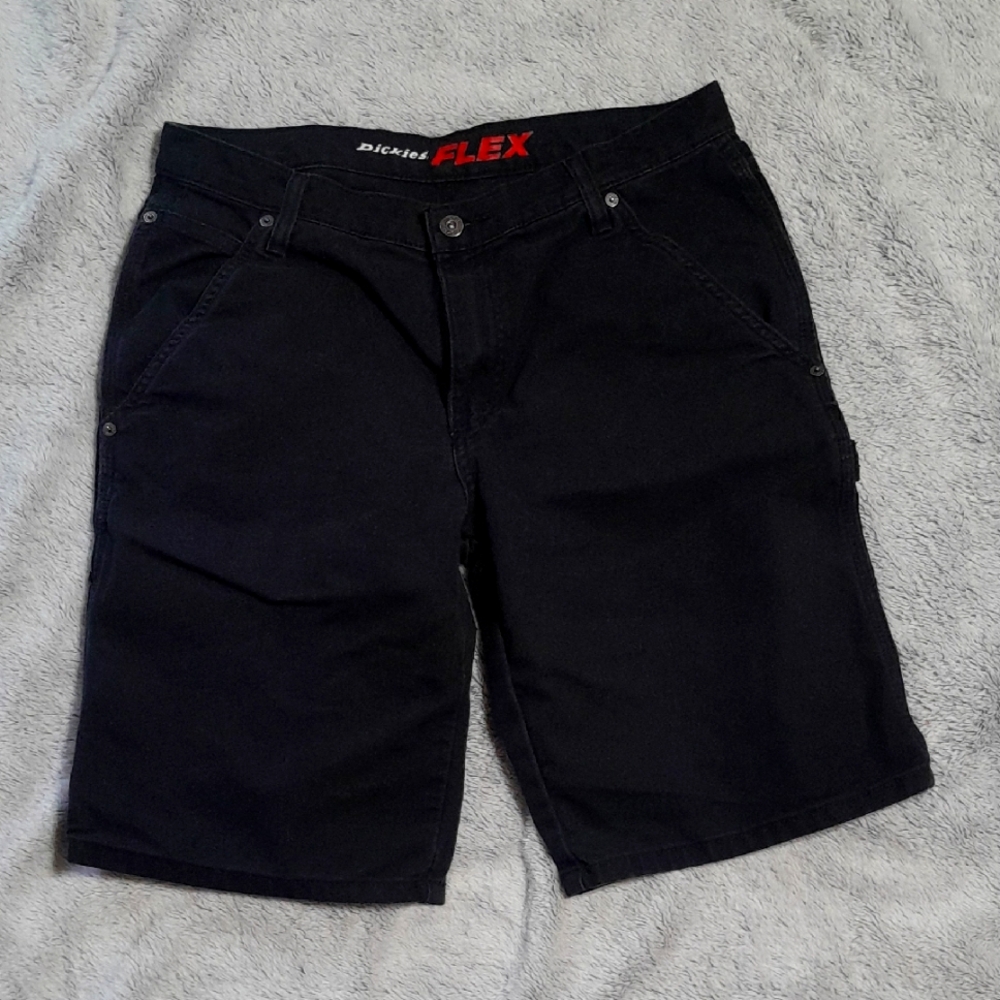 Dickies Flex Black Shorts Nearly new Size 32 Regular